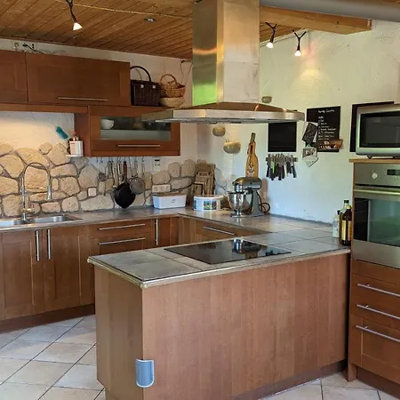 Kleines Gemuetliches Haus Auf Dem Land